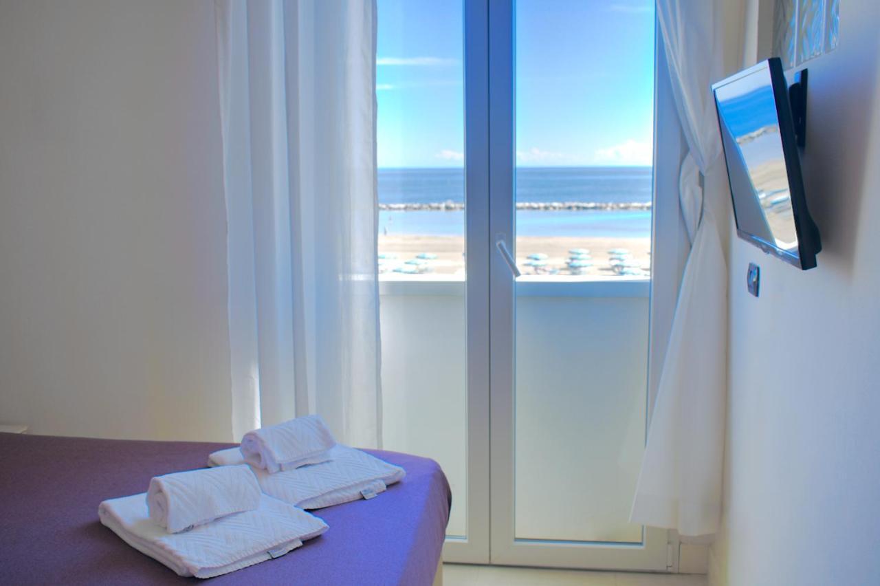 Sun Beach Residence Римини Экстерьер фото