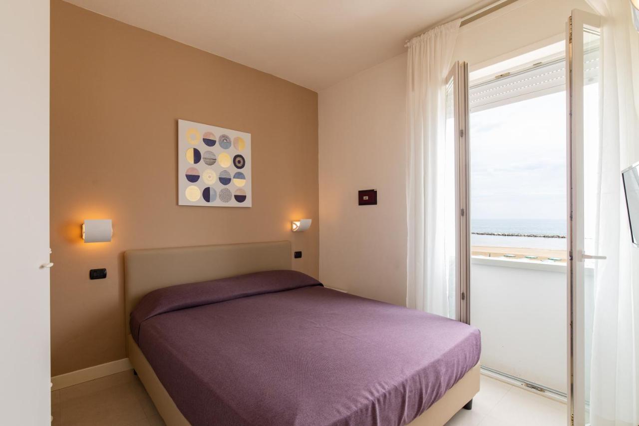 Sun Beach Residence Римини Экстерьер фото