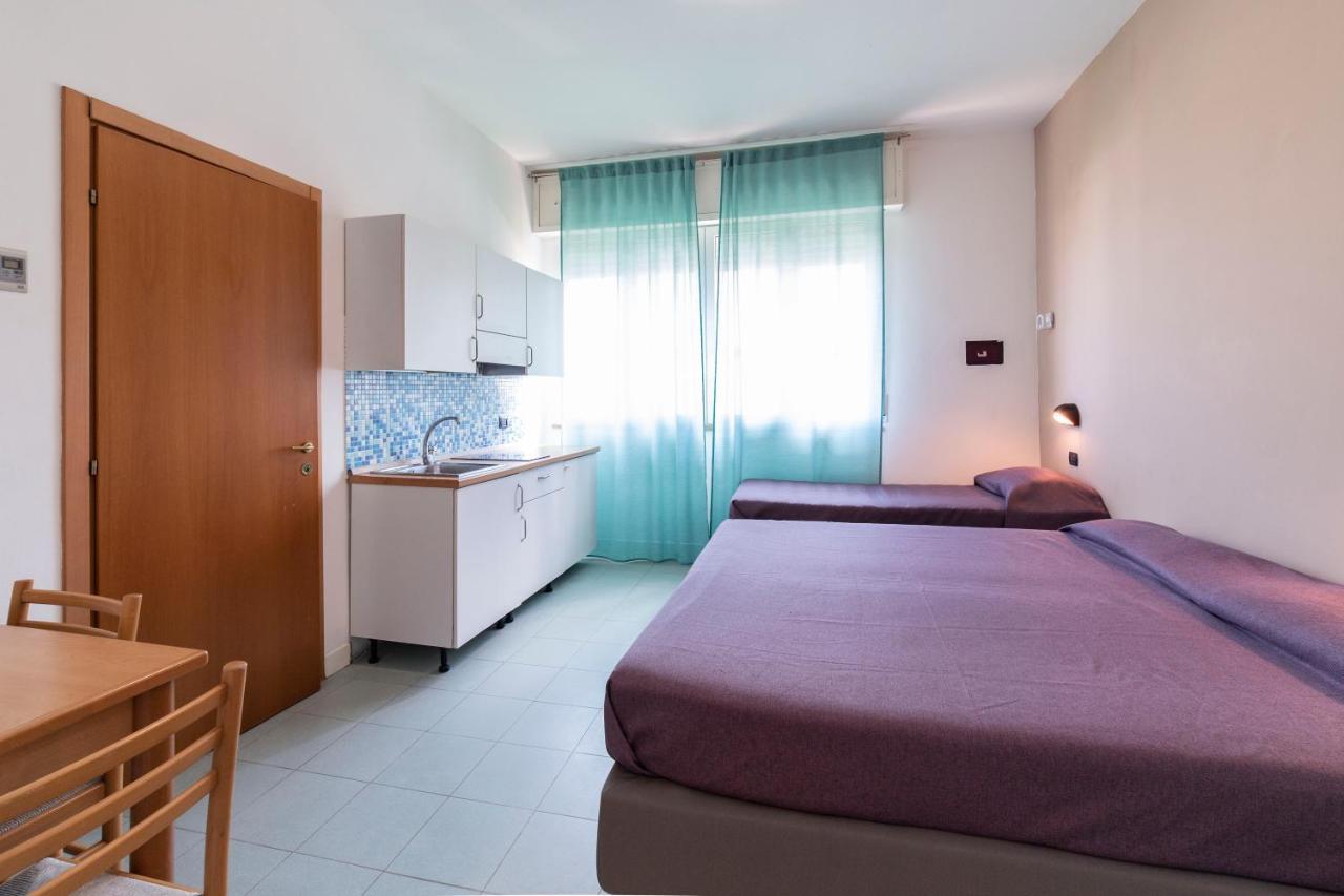 Sun Beach Residence Римини Экстерьер фото