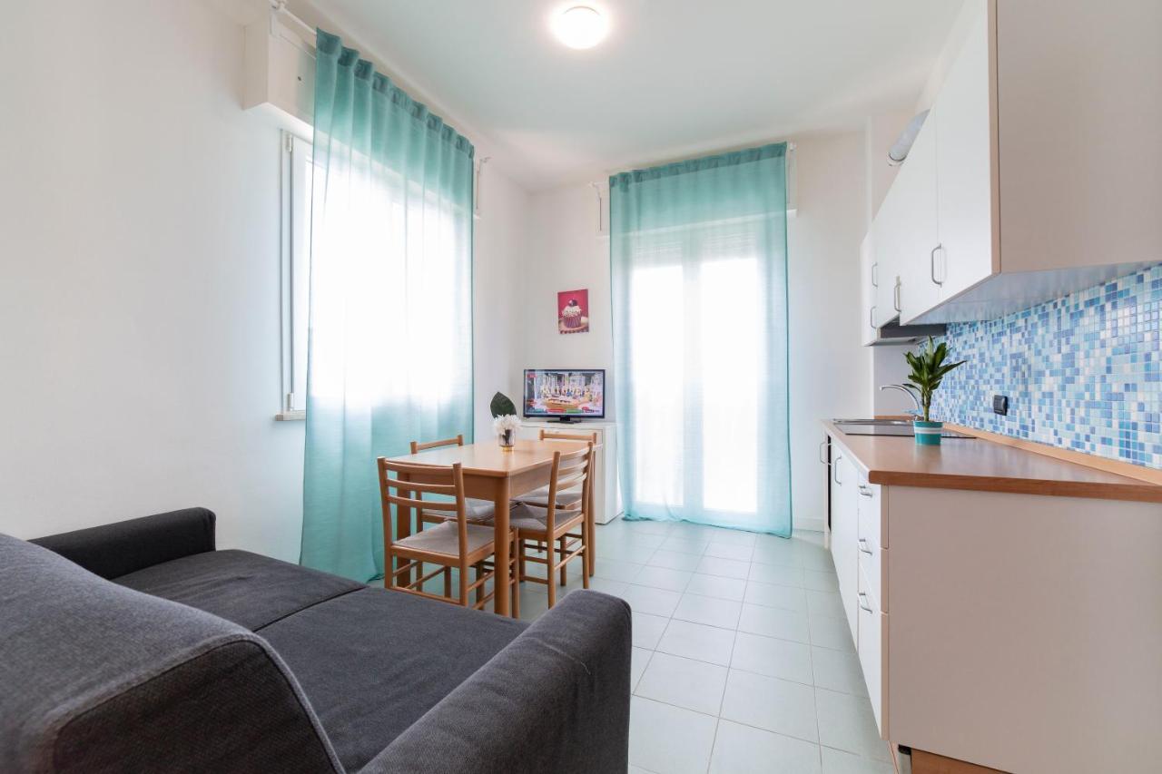 Sun Beach Residence Римини Экстерьер фото