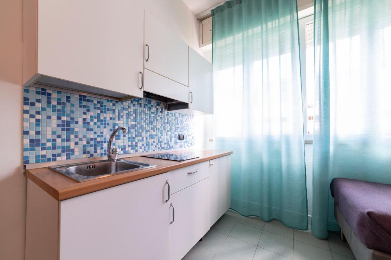 Sun Beach Residence Римини Экстерьер фото